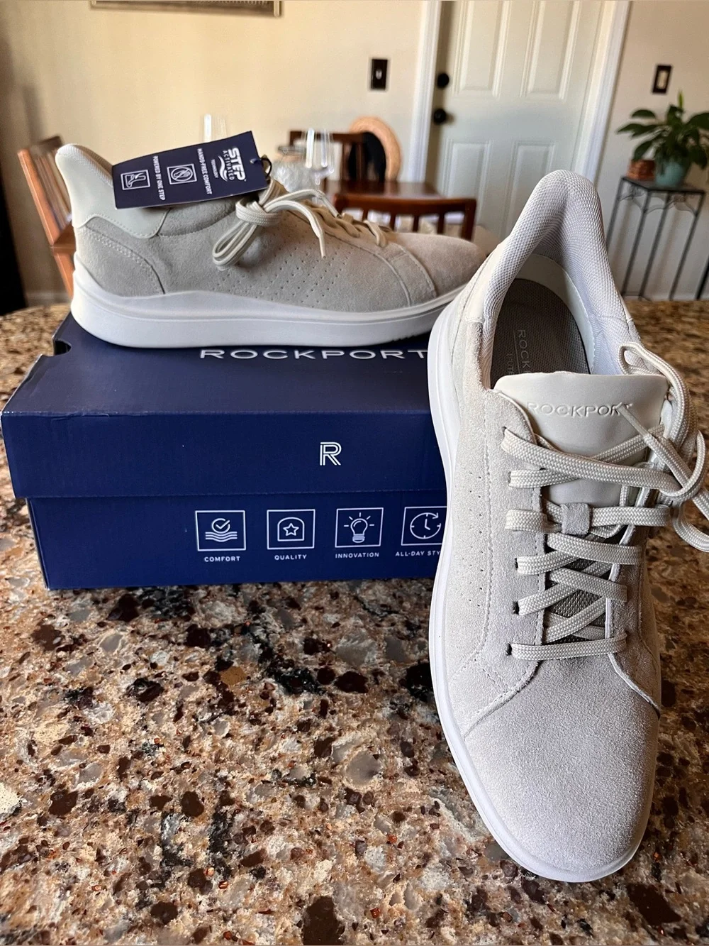 Rockport Men's Casual Lace-Up Sneakers in Light Grey! Size 8 wide! NIB! Comfy!
